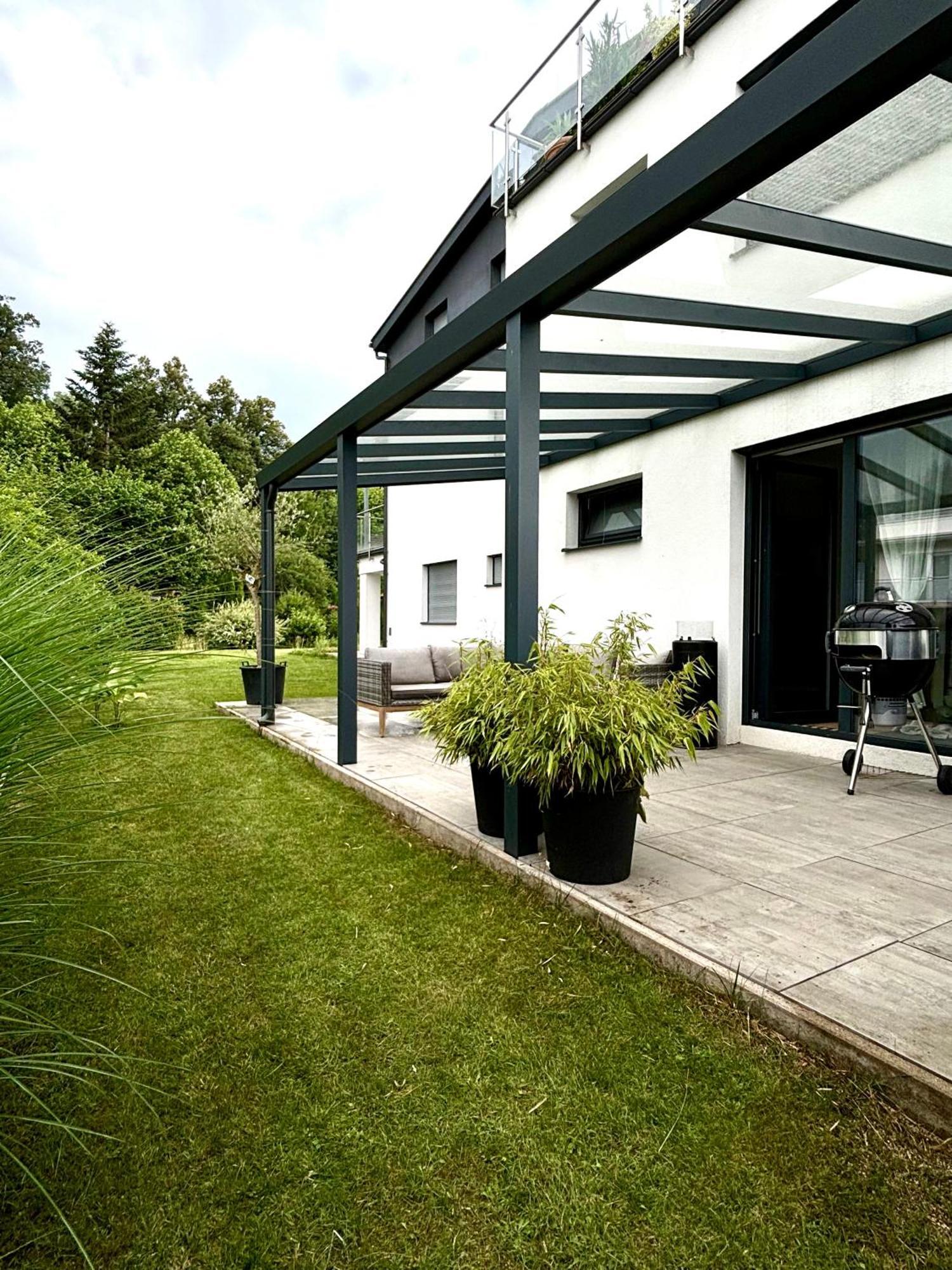Schoene Wohnung Mit Terrasse Und Parkplatz 벨덴암워스에르시 외부 사진